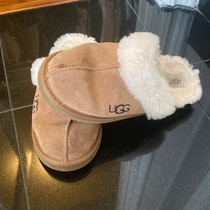 Ugg Slippers Size 5/6